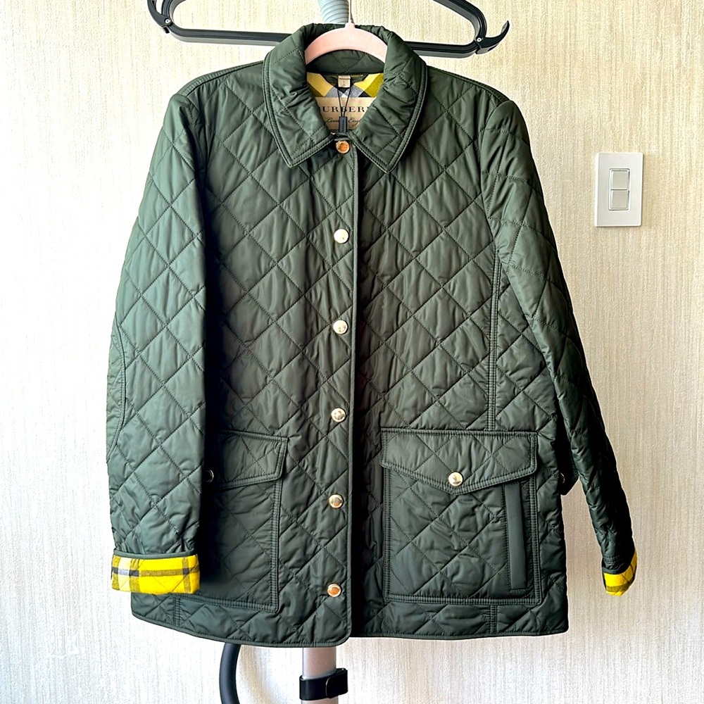 BNWT Burberry quilted jacket, green, Size L